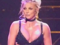 Britney spears nipple exposed while performing