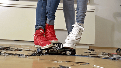 Wonder W. reccomend girls crushing toy cars