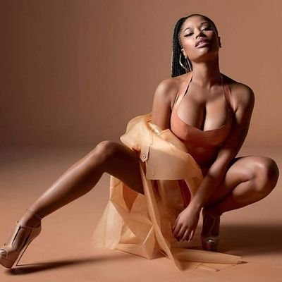 Nude black celebrity rihanna shows tits
