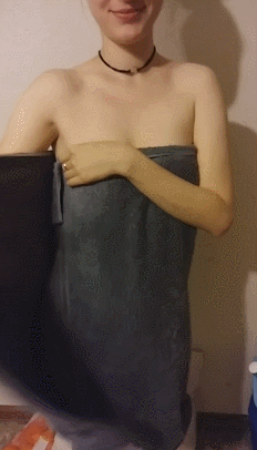 OMEGLE SLUT WITH AMAZING BODY SHOWS OFF PART 2.