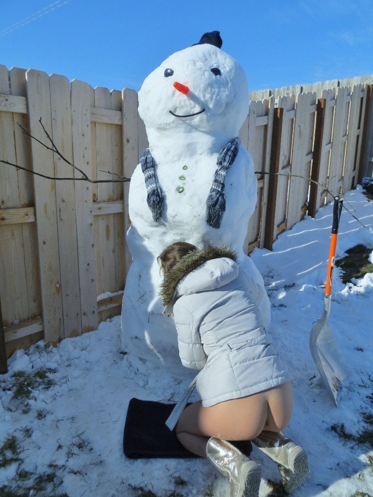 Woman Fucks Snowman