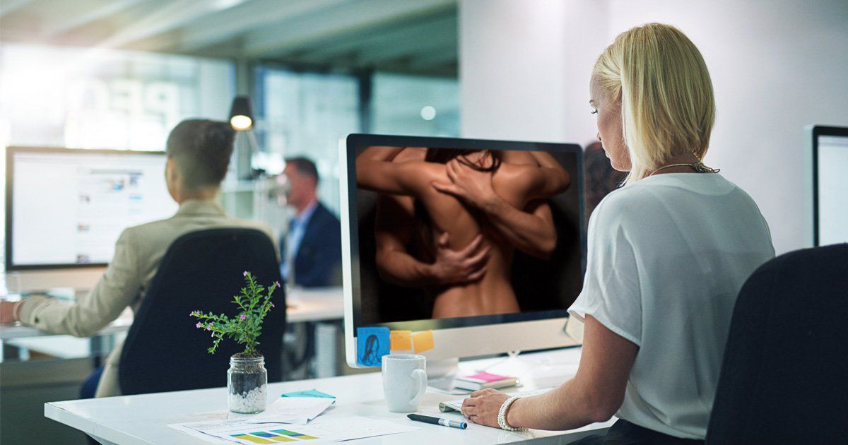 Jessica R. reccomend work under desk masturbation